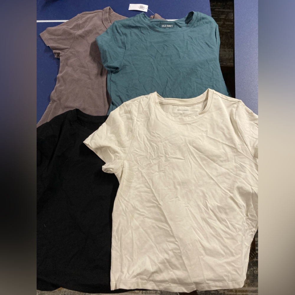 Old Navy NWT Bestee Tee Lot